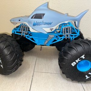 Monster jam mega megladon - all terrain remote control monster truck
